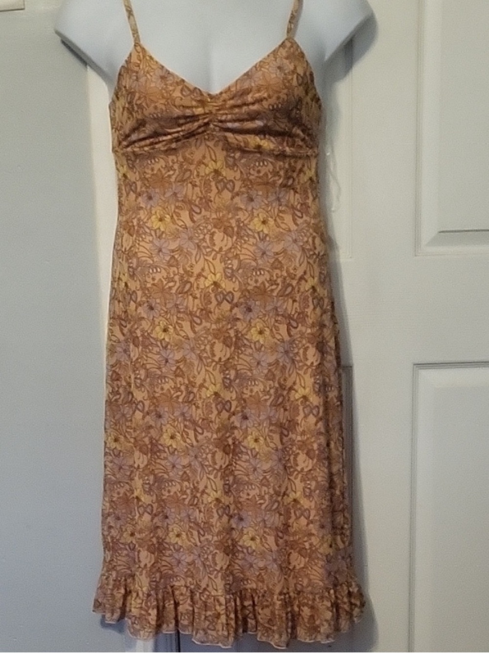 NWT Floral Spaghetti Strap Tie Back Paisley Dress